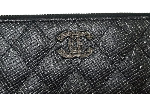 imgrc0093905341 Chanel Chain Me Round Zipper Long Wallet Leather Black