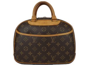 imgrc0094233547 Louis Vuitton Monogram Shadow Discovery Bum Bag PM