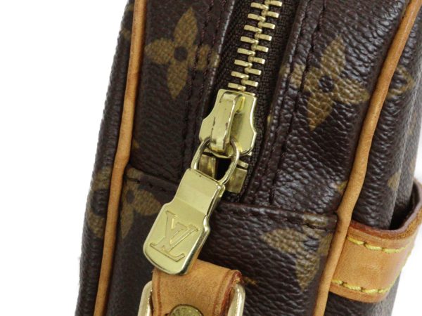 imgrc0094861295 Louis Vuitton Danube Shoulder Bag Monogram Brown