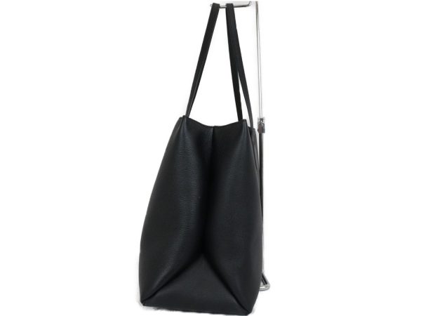 imgrc0094904062 Louis Vuitton Lock Me Shopper Tote Bag Noir Black