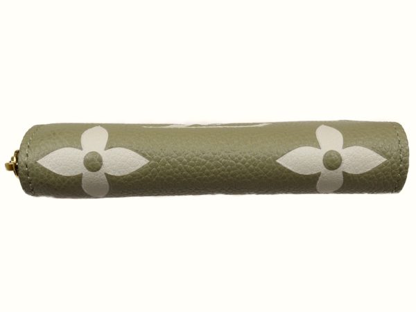 imgrc0095899062 Louis Vuitton Zippy Coin Purse Light Green