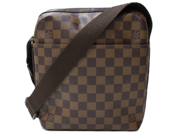 imgrc0096039463 Louis Vuitton Trotter Beaubourg Shoulder Bag Brown