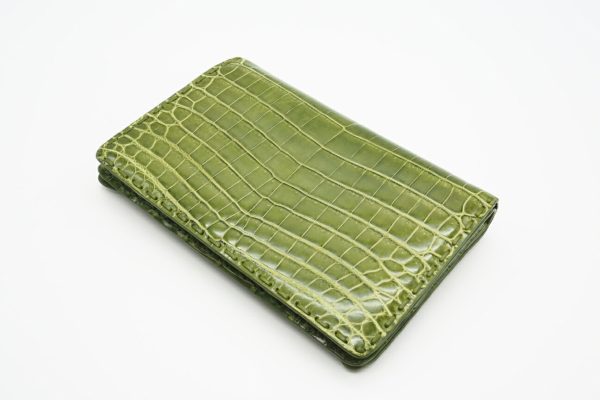 imgrc0096488754 Bottega Veneta Crocodile Leather Clutch Bag Green