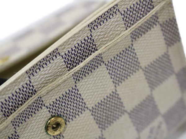 imgrc0097007155 Louis Vuitton Portefeuille Alexandra White Gray