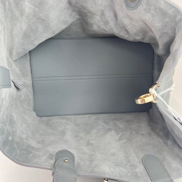 imgrc0106401139 Christian Dior Toujours Handbag Calf Leather Stone Gray