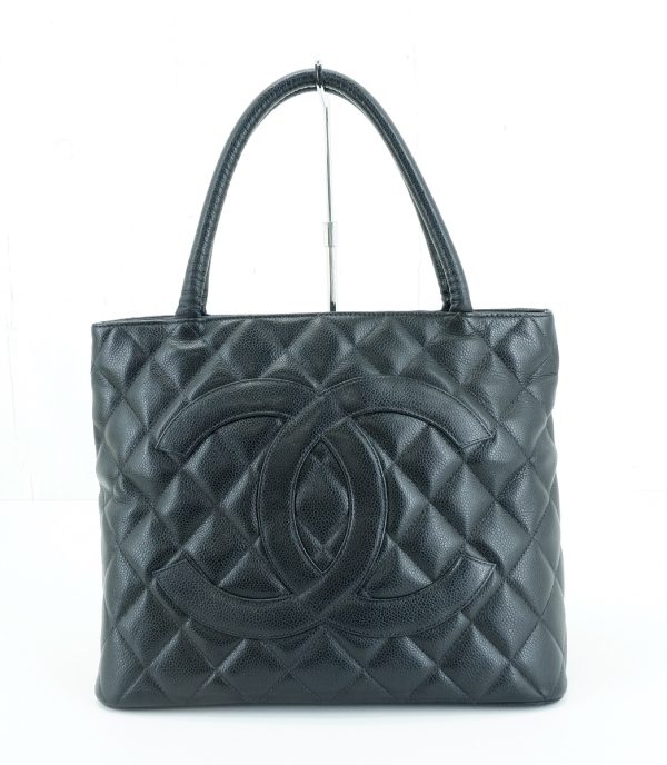 imgrc0122478180 Chanel Matelasse Caviar Skin Coco Mark Leather Tote Bag Black