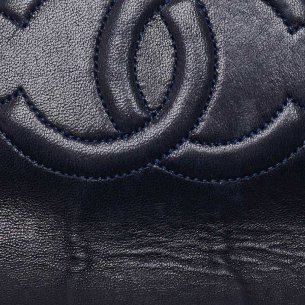 imgrc0124409810 Chanel Matelasse Bicolor Chain Lambskin Shoulder Bag Navy