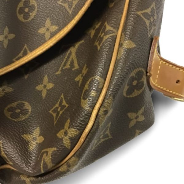 imgrc0160363564 Louis Vuitton Saumur 43 Monogram Shoulder Brown