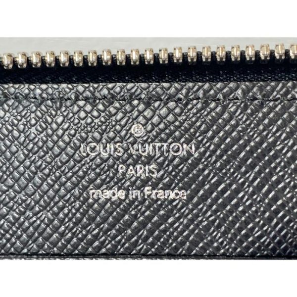 imgrc0200126040 Louis Vuitton Taiga Vladimir Clutch Bag Black