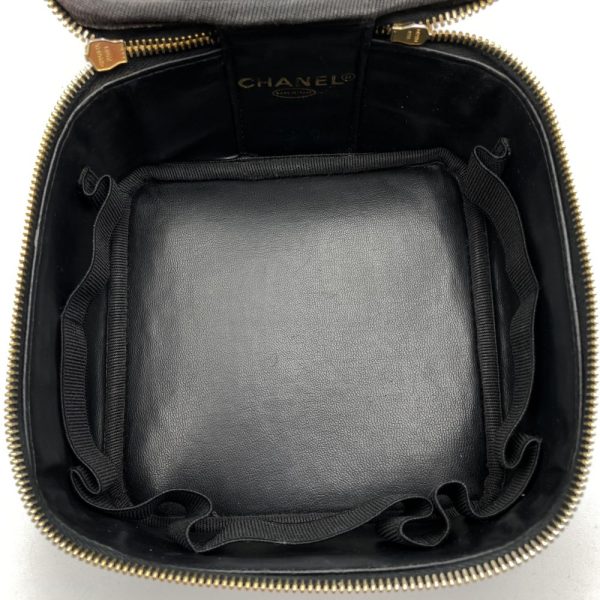 it0vzn8fmubg 6 Chanel Enamel Cosmetic Pouch Vanity Bag Black