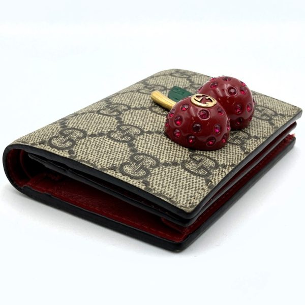 it2ucjfyr1jq 4 Gucci Bifold Wallet Cherry Beige