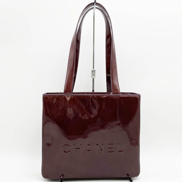 it2xuhqr7yz1 1 Chanel Patent Leather Logo Tote Shoulder Bag Bordeaux