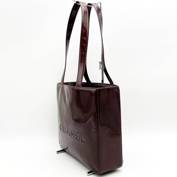 it2xuhqr7yz1 4 Chanel Patent Leather Logo Tote Shoulder Bag Bordeaux