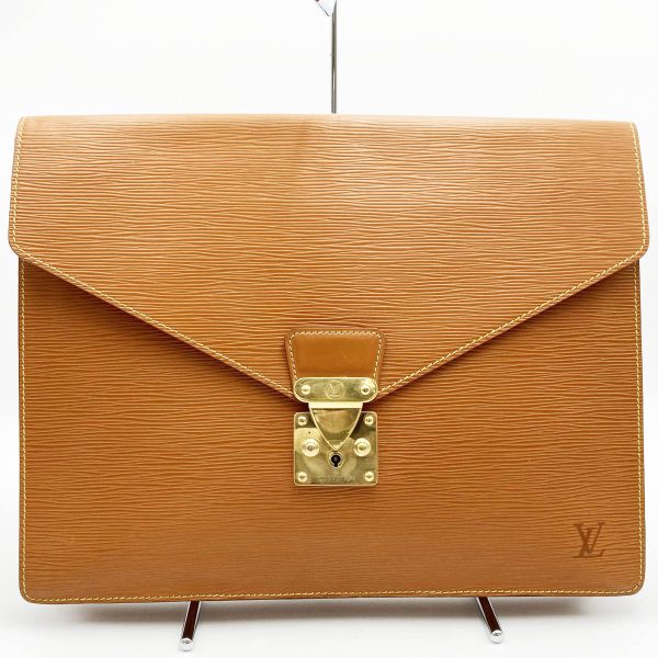 it4njm5poygw 1 Louis Vuitton Porte de Cuman Senatur Clutch Bag Epi Leather Camel