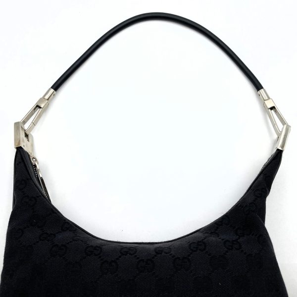 it51tvt2f9vx 5 Gucci GG Canvas Shoulder Bag Black