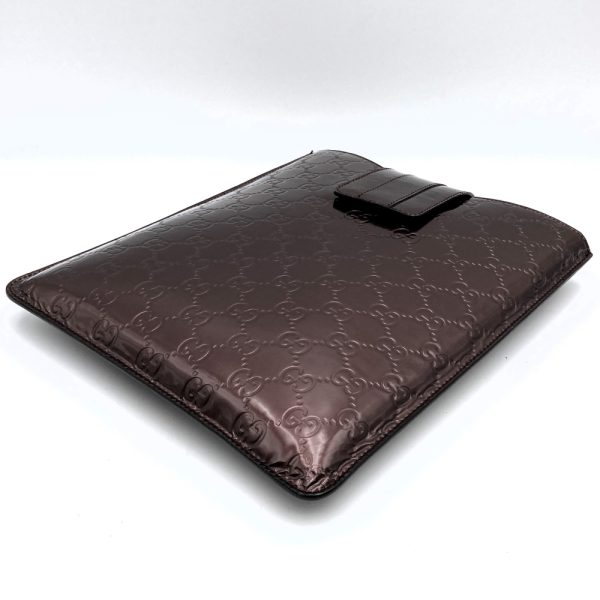 it8a9pfwwz64 3 Gucci GG Embossed iPad Case Brown