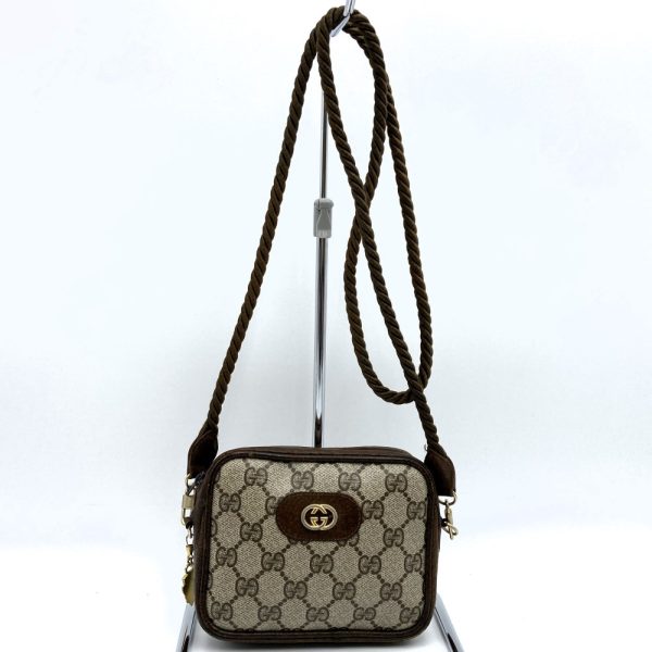 it97elztczz4 1 Gucci GG Supreme Pochette Crossbody Beige