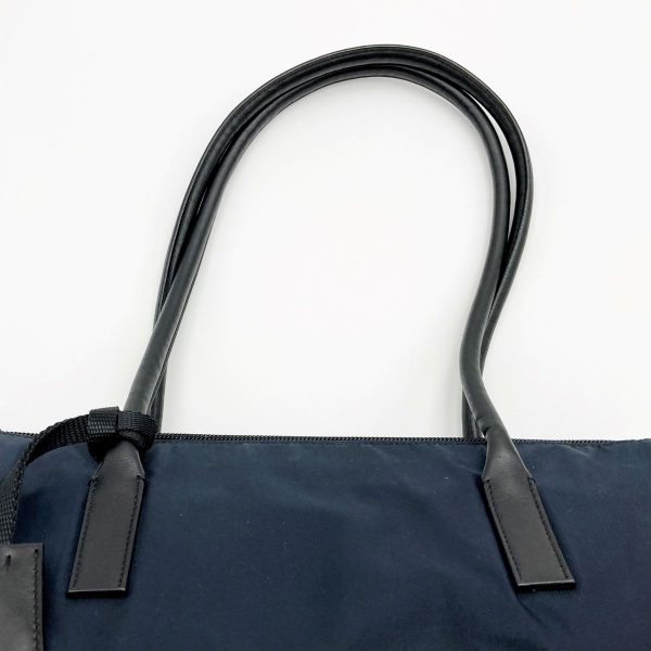 itg9vf3il8w4 8 Prada Nylon Shoulder Bag Navy