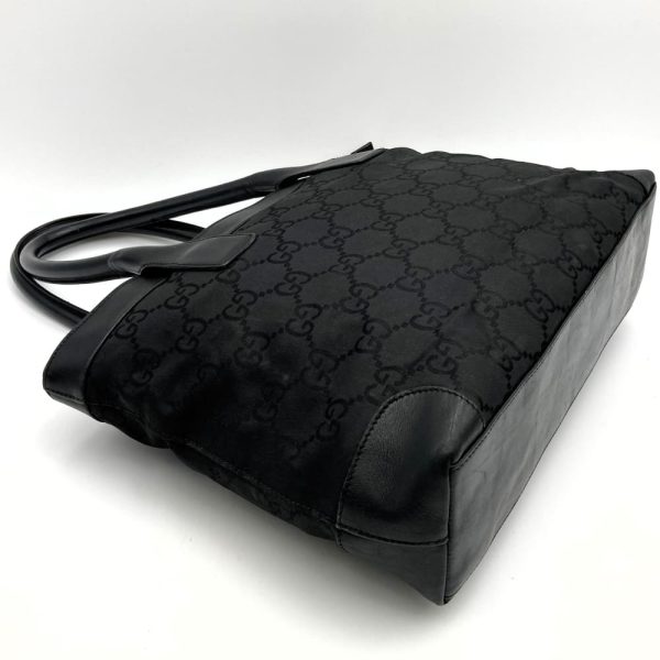 iti8l5wrhlnk 4 Gucci Tote Bag GG Pattern Nylon Black