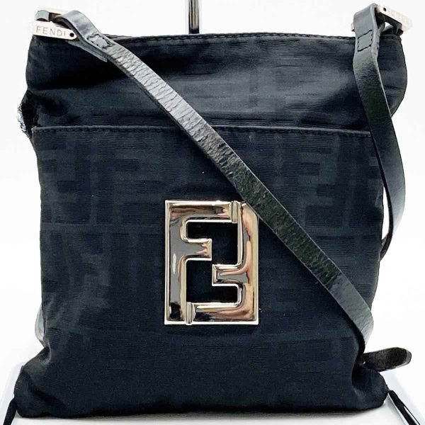 itlbqszvwn44 5 Fendi Zucca Logo Plate Nylon Mini Sacoche Bag Black