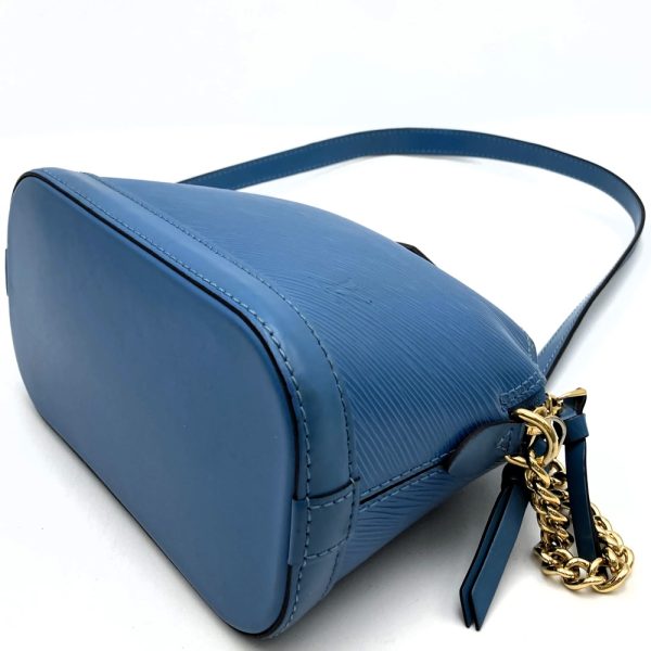 ityy5bi0fbgo 3 Louis Vuitton Alma Mini Shoulder Bag Crossbody Epi Leather Blue