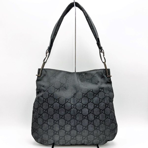 itz9ahcax4lc 1 Gucci Jumbo GG Shoulder Bag Black Nylon