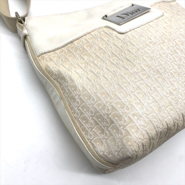 k1704 5 Christian Dior Trotter Street Chic Leather Shoulder Bag White