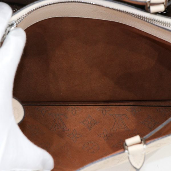 km23 0307 12 Louis Vuitton Mahina Bella Tote Bag Crème Beige