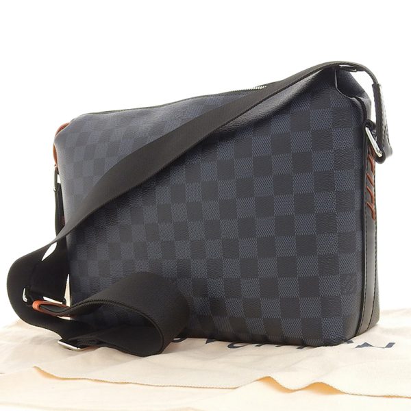 lv1405 2 Louis Vuitton Damier Cobalt Discovery Messenger Shoulder Bag in Damier Cobalt