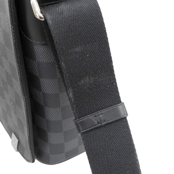 lv1419 5 Louis Vuitton District Crossbody Shoulder Bag Damier Graphite