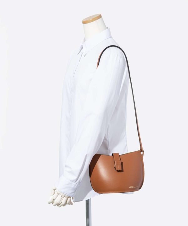 lwe0000001058 9 Loewe Leather Bucket Bag Tan