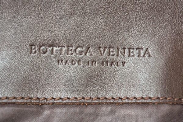 m2210 16 bv 8 Bottega Veneta Shoulder Bag Messenger Bag Crossbody Intrecciato VN Dark Brown