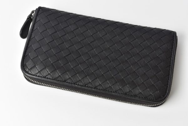 m2210 19 bv 2 Bottega Veneta Wallet Long Wallet Round Zipper Intrecciato Black