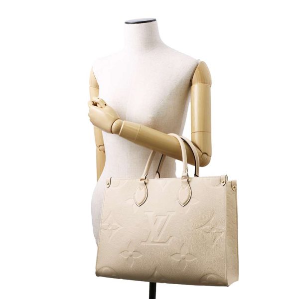 m46531 04 Louis Vuitton On the Go MM Tote Bag Creme