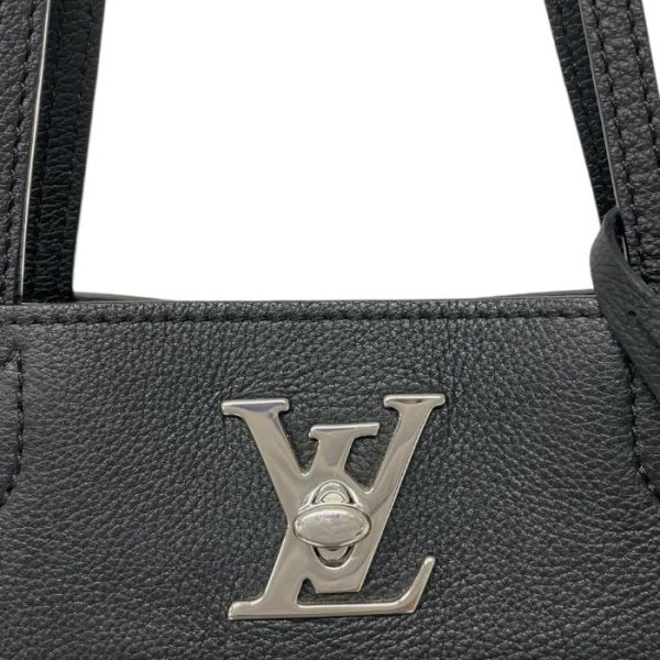 mai08007 4 Louis Vuitton Lock Me Hippo Tote Bag Noir