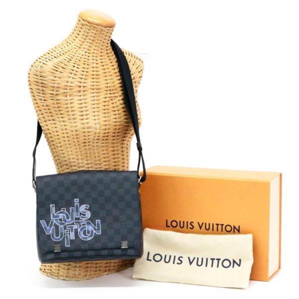 map20006 Louis Vuitton District PM Shoulder Bag Black Gray