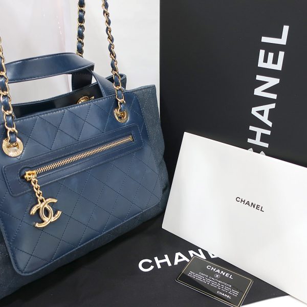 s2401 06 500360ik 09 Chanel Matelasse Denim Shoulder Bag Blue