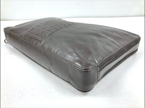 t1000689 0002 Bottega Veneta Intrecciato Leggerro Leather Clutch Bag Dark Brown