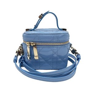 z0922 1 Gucci Small Sylvie Wicker Top Handle Bag