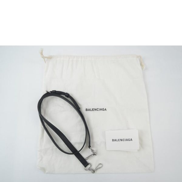 00849 6 Balenciaga Triangle Leather Solid Square Bag Black