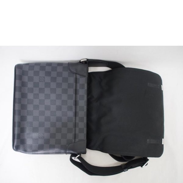 00915 6 Louis Vuitton District PM Bag Damier Graphite Gray