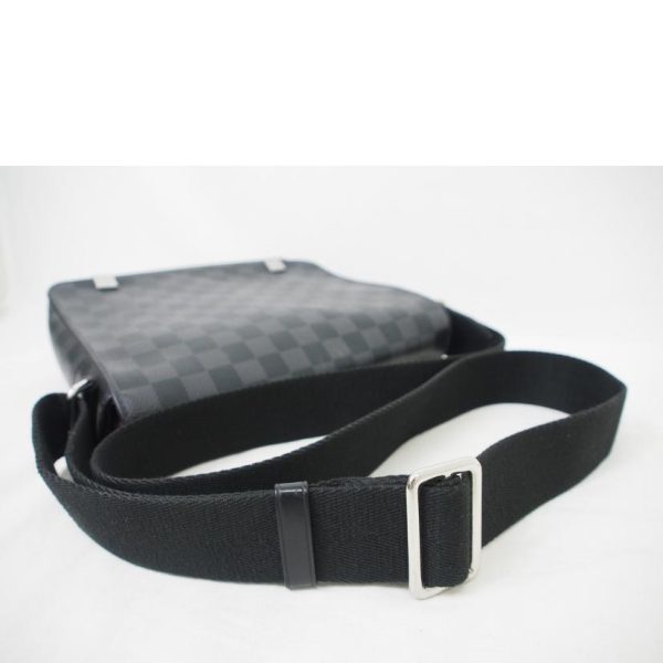 00915 7 Louis Vuitton District PM Bag Damier Graphite Gray