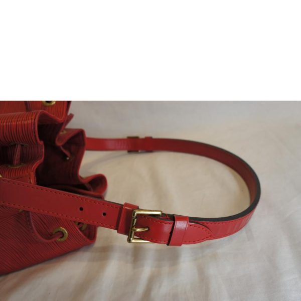 00922 5 Louis Vuitton Petinoet Bag Epi Leather Castilian Red