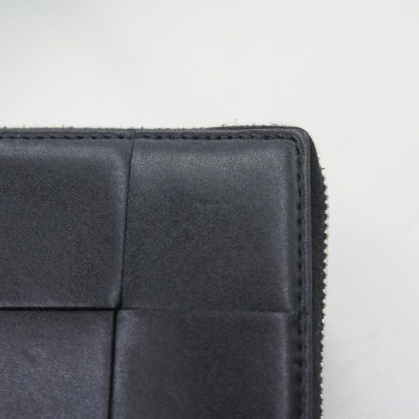 03532 8 Bottega Veneta Maxi Intrecciato Bi Fold Wallet