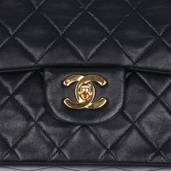 03964 9 Chanel Vintage Matelassé W Flap Chain Shoulder Bag Paris Limited