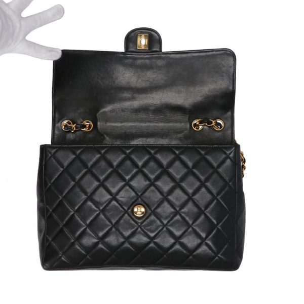 04336 6 Chanel Vintage Medium Matelassé Shoulder Bag