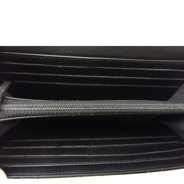 04421 4 Chanel Brilliant Tomato Wallet Black