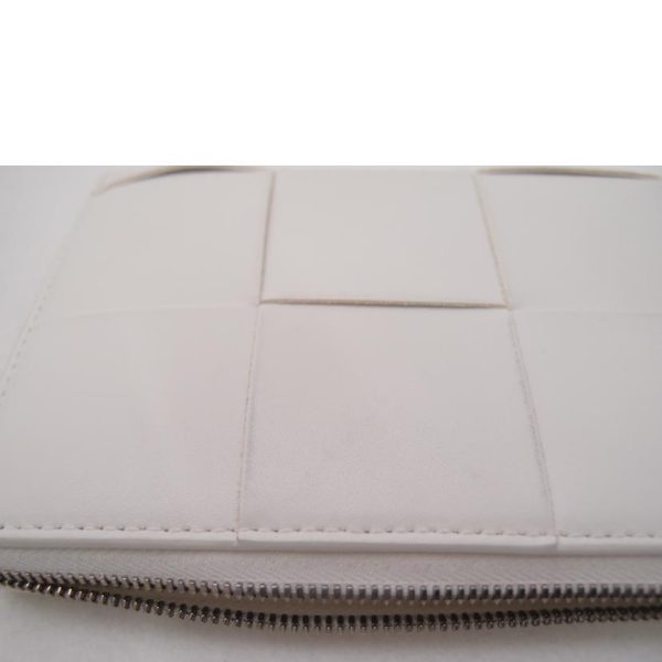 05777 9 Bottega Veneta Cassette Maxi Intrecciato Long Wallet White