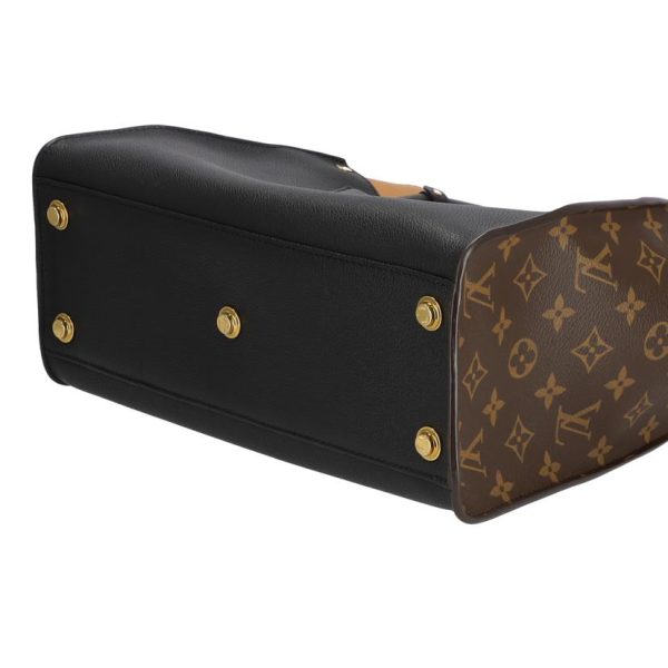 05895 3 Louis Vuitton On My Side MM Handbag