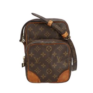 06286 1 Gucci GG Supreme Shoulder Bag Black